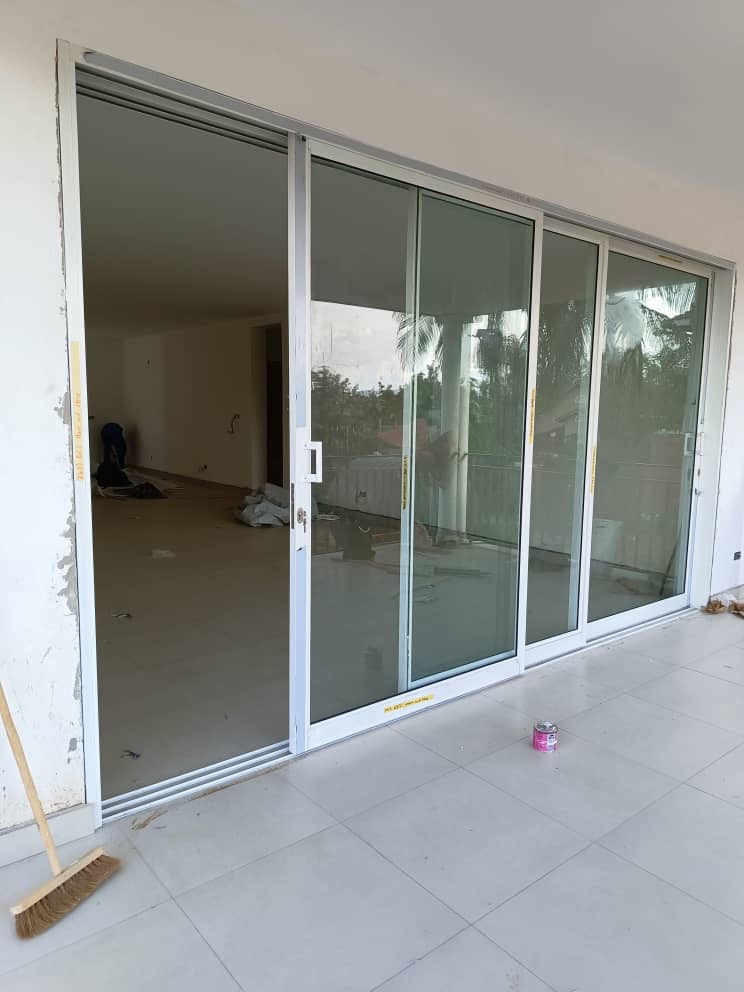 Description of Image 1