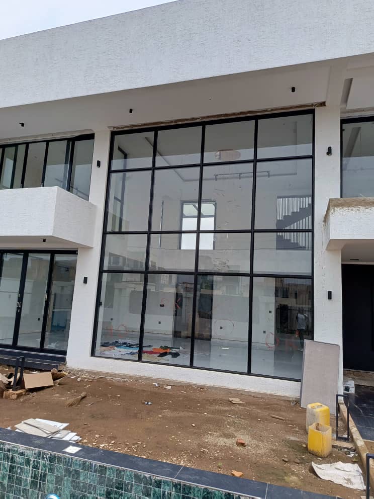 Description of Image 1