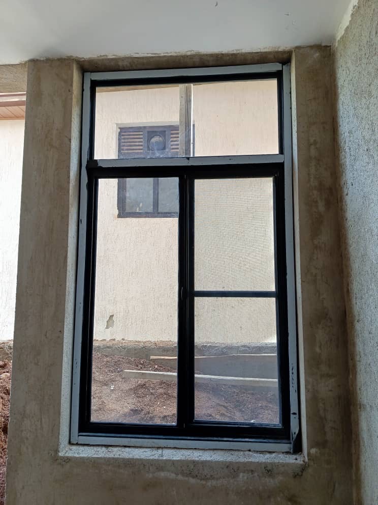 Description of Image 1